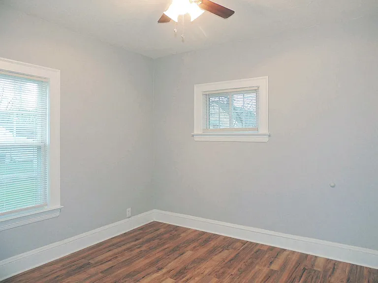 3698-3700 Menlo Rd — Photo 14