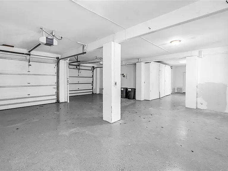 104 5th St E — Photo 32