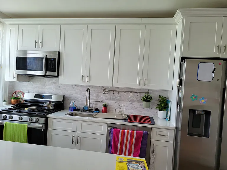 78 Pearsall Ave — Photo 6