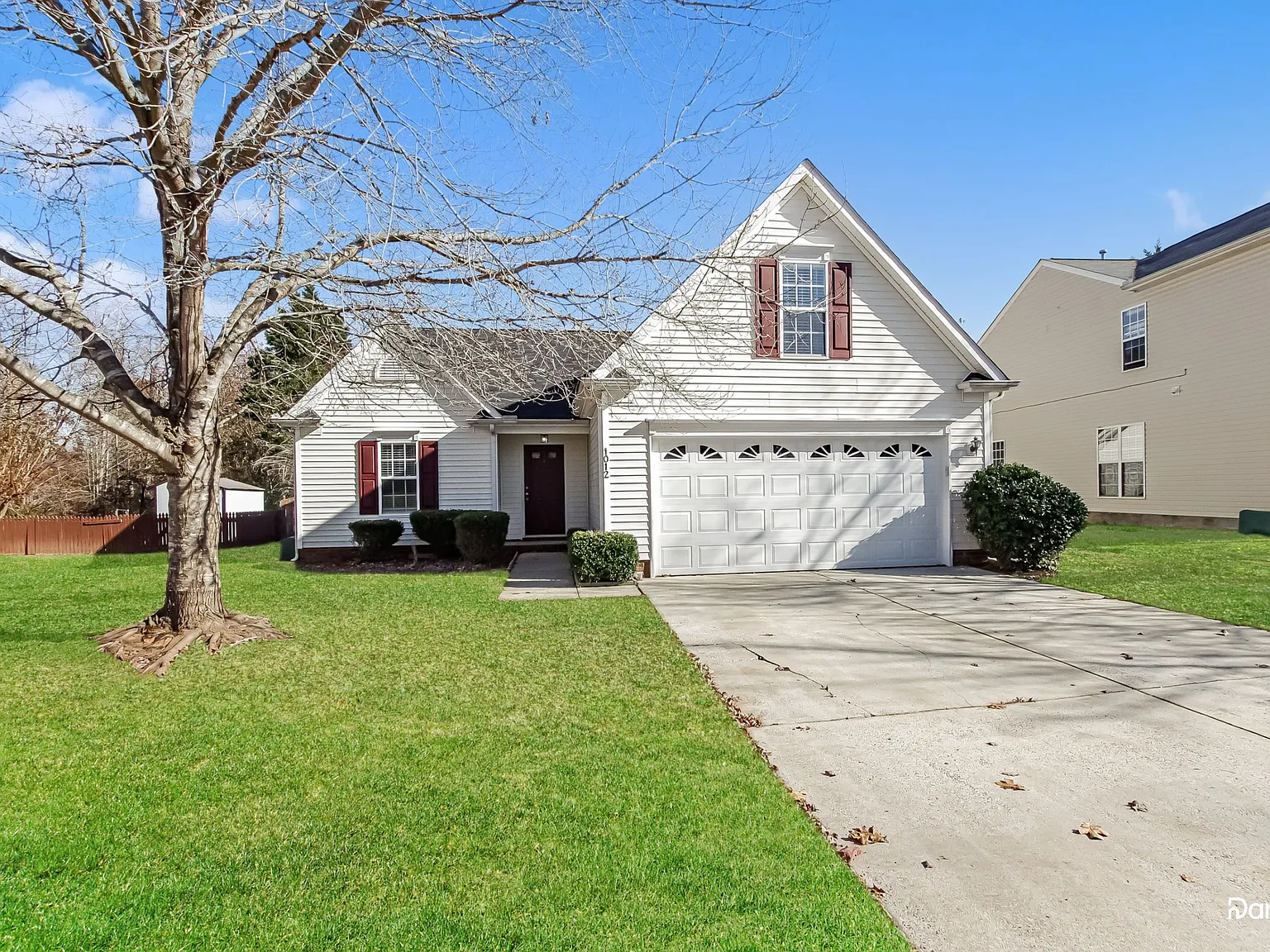 3 bed, 2.0 bath, 1866 sqft, $2,240 — Photo 1