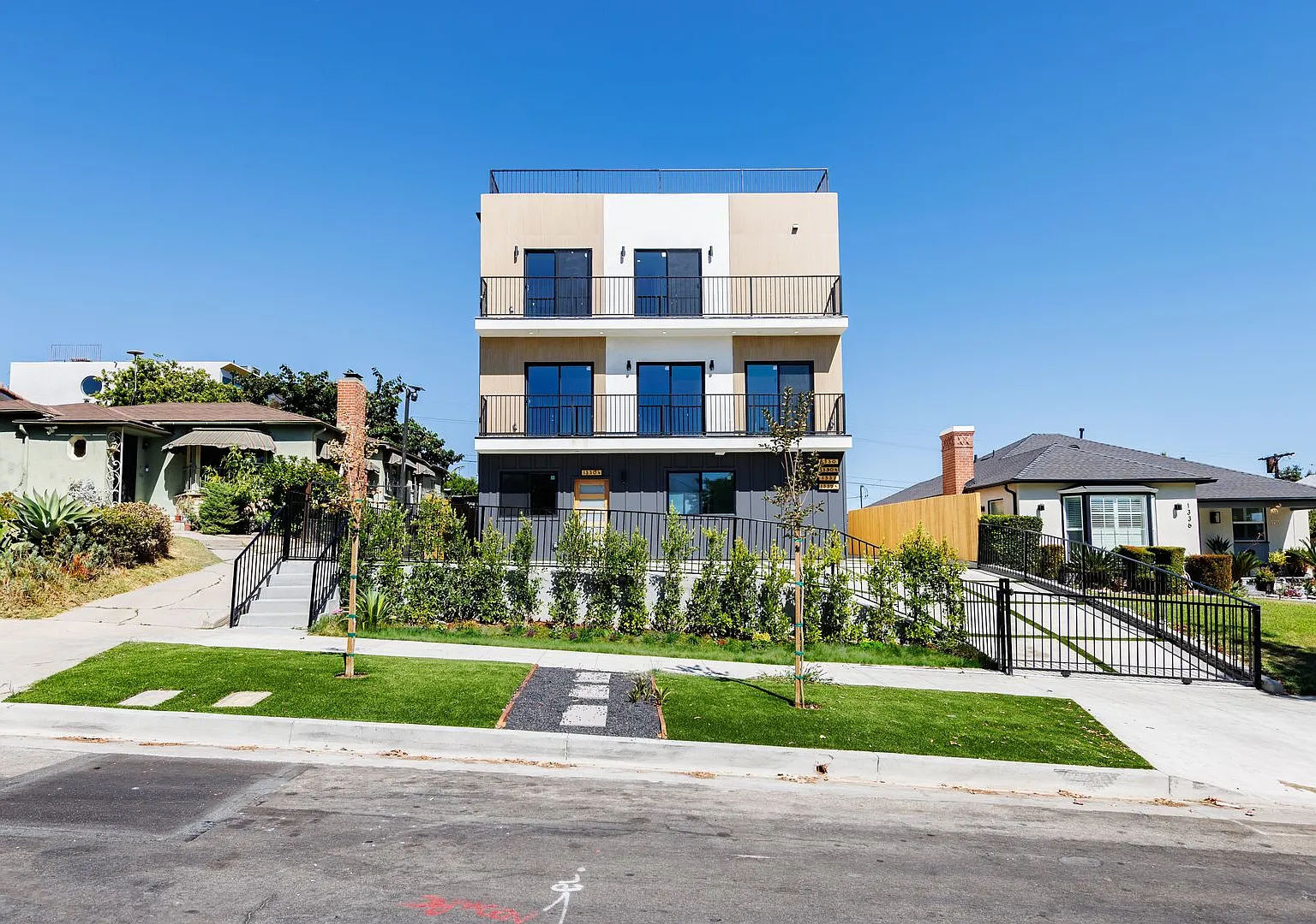 1330 S. Longwood Ave. — Photo 4