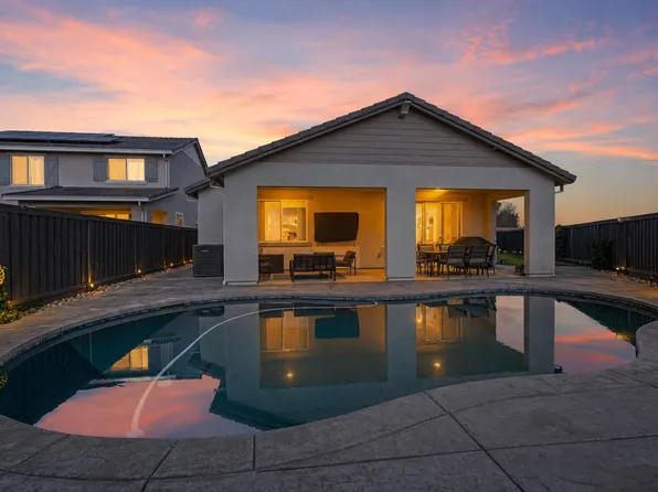 976 Garzas St, Lathrop, CA 95330