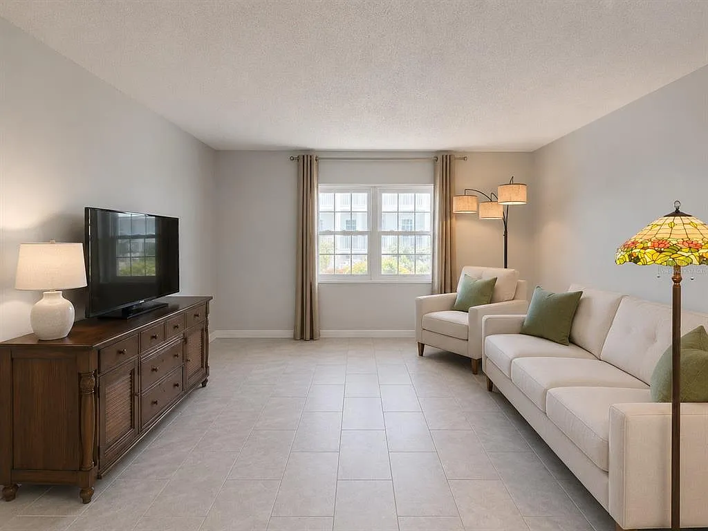 1 bed, 1.0 bath, 945 sqft, $1,550 — Photo 2