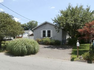 1263 S Pine Creek Rd, Fairfield, CT 06824