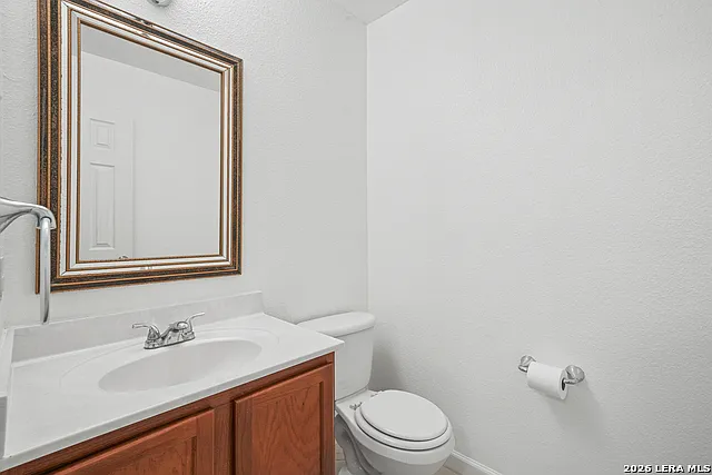 4 bed, 2.5 bath, 2272 sqft, $2,100 — Photo 4