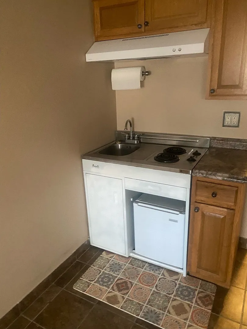 Unit Photo - 14001 Bedford Rd NE #1F