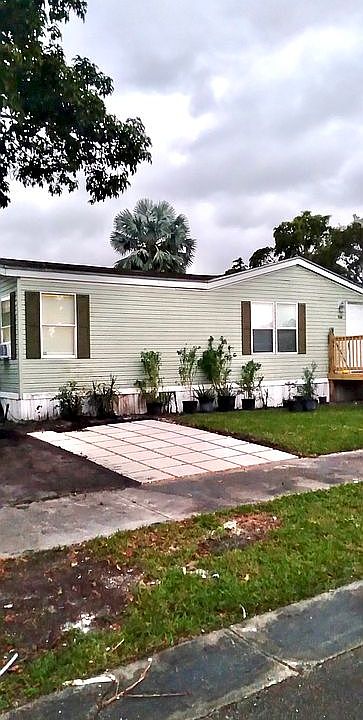 1st image of 700 SW 134th Ave