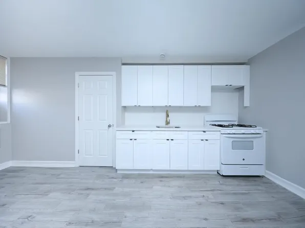 2922 Nostrand Avenue image 3 of 10