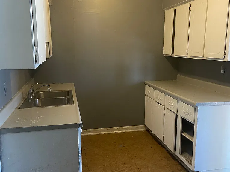 2926 Francis St — Photo 1