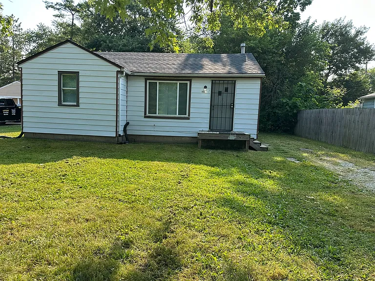 1165 S Drexel Ave — Photo 1