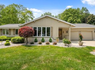 8861 Greenview Ln, Greendale, WI 53129