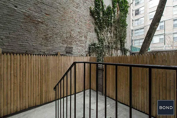 Rented by Bond New York | media 26