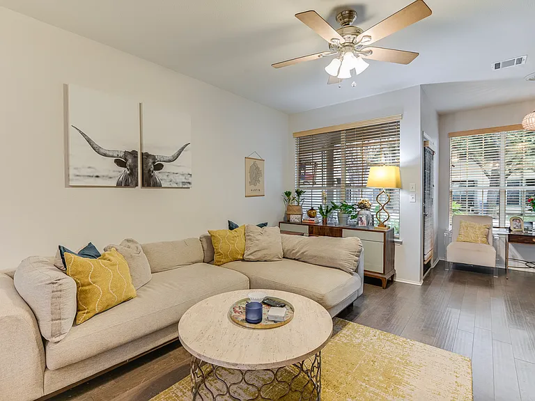 2000 Cullen Ave #14 — Photo 4