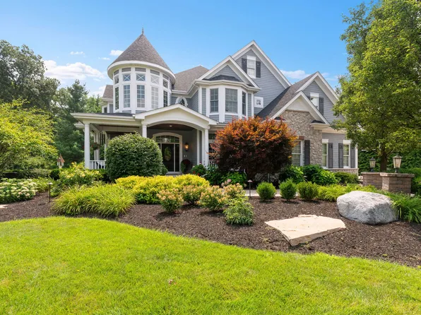 203 Wrenwood Cir, Elgin, IL 60123