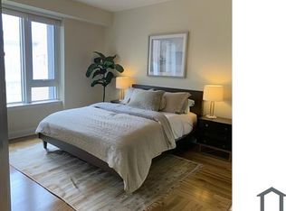 648 E 62nd St #1, Chicago, IL 60637