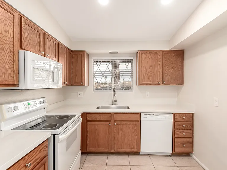 12404 N 103rd Ave — Photo 16