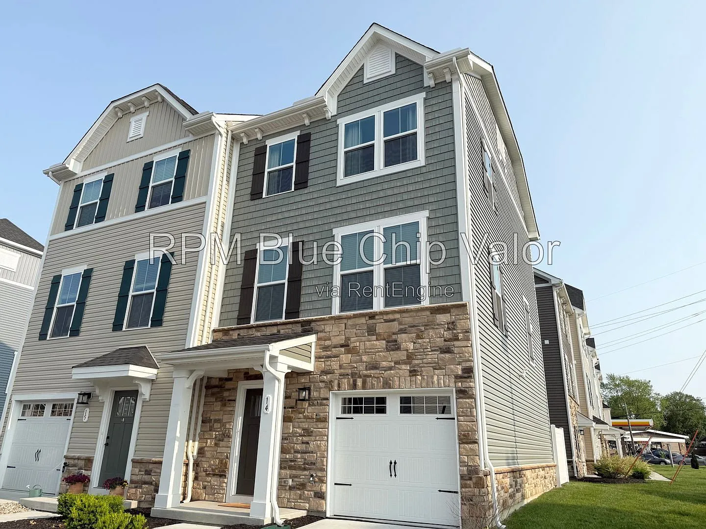 3 bed, 2.5 bath, 1710 sqft, $2,750 — Photo 2