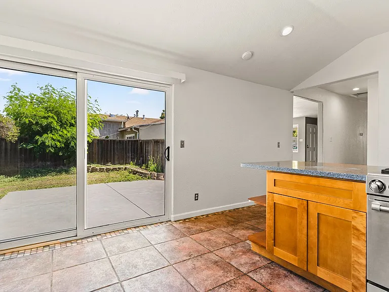 867 Via Mariposa — Photo 13