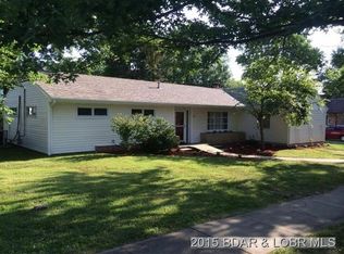 103 W Newton St, Eldon, MO 65026
