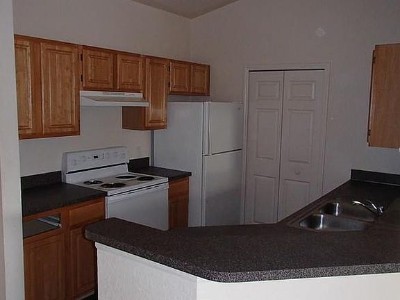 3rd image of 6071 Westgate Dr APT 316