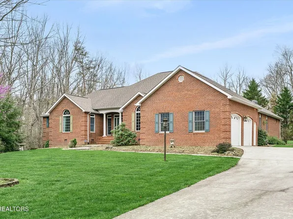 1122 Laurel Cir, Crossville, TN 38555