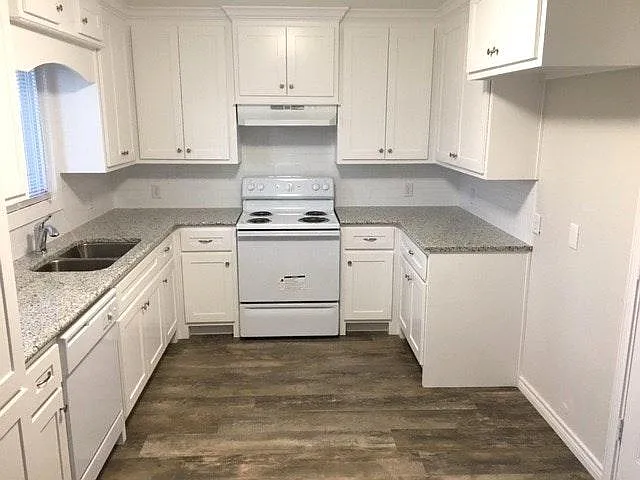3505 48th St — Photo 5