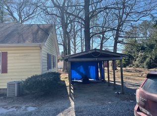 404 Gilbert St #15, Kilmarnock, VA 22482