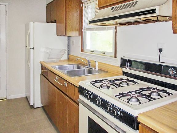 2nd image of 21802 N Essex Dr