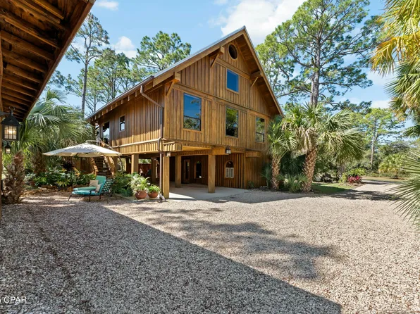 136 S Oak St, Port Saint Joe, FL 32456