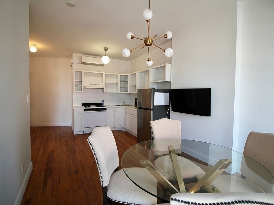 1st image of 956 Atlantic Ave #3F