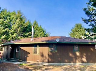 29 Nob Hill Rd, Whitethorn, CA 95589