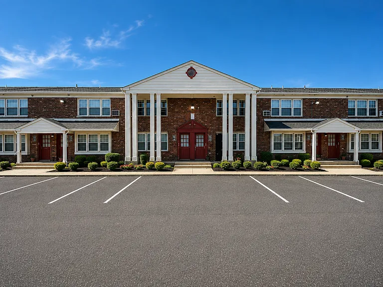 Town House Apts — Photo 11