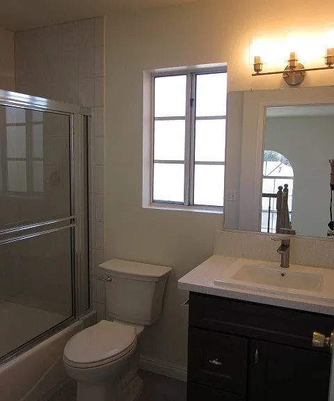 6017 Primrose Ave — Photo 17