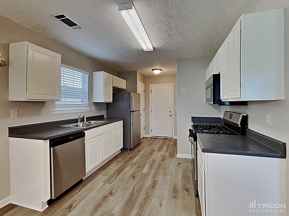 5th image of 5025 Yellow Pine Dr