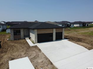 9515 S 81st St, Lincoln, NE 68516