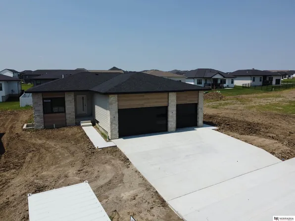 9515 S 81st St, Lincoln, NE 68516
