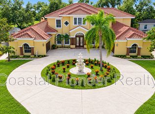 10334 Longwood Dr, Seminole, FL 33777