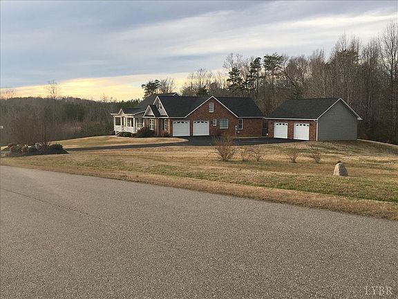2nd image of 210 Walnut Creek Ln