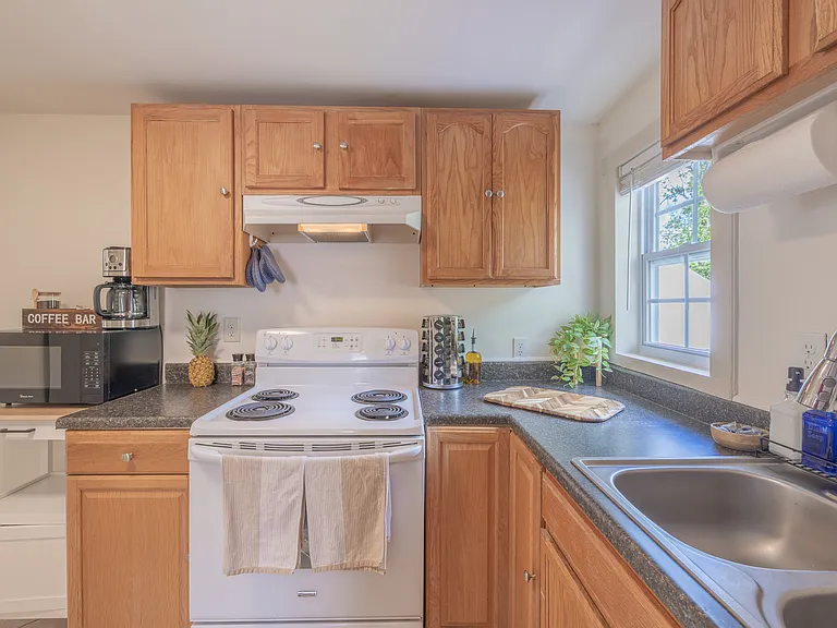 313 W Maple St #3 — Photo 4