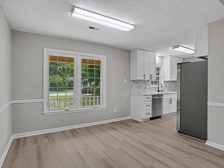 522 Temple Rd — Photo 10