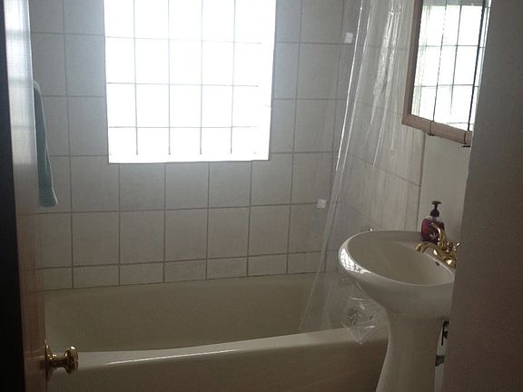 3rd image of 1363 Kenilworth Ave