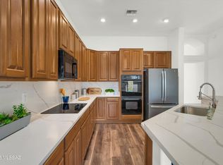 8826 N Sky Dancer Cir, Tucson, AZ 85742