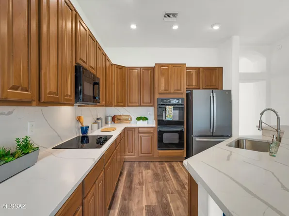 8826 N Sky Dancer Cir, Tucson, AZ 85742