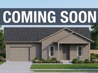 323 W 8th St, Tipton, IA 52772