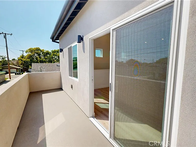 363 Flower St #B — Photo 17
