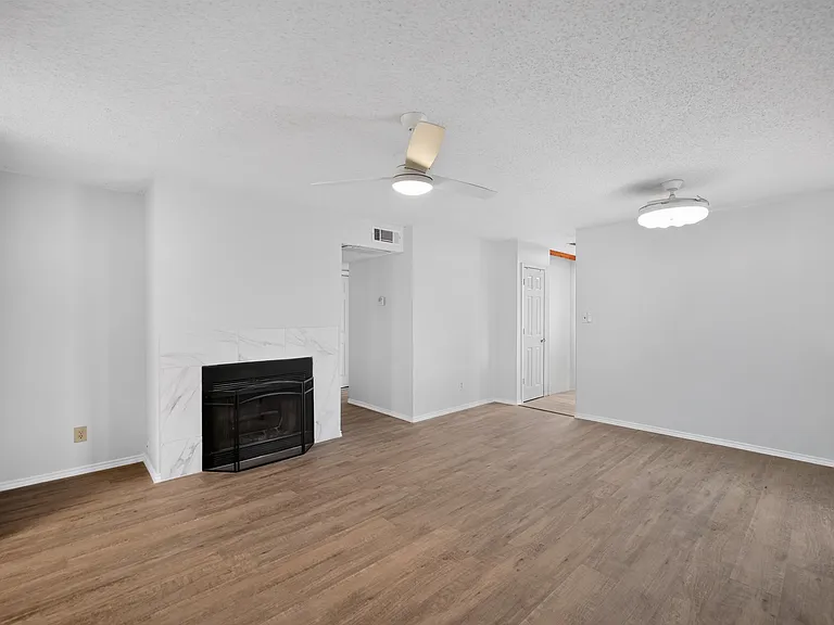 2111 E Belt Line Rd — Photo 12