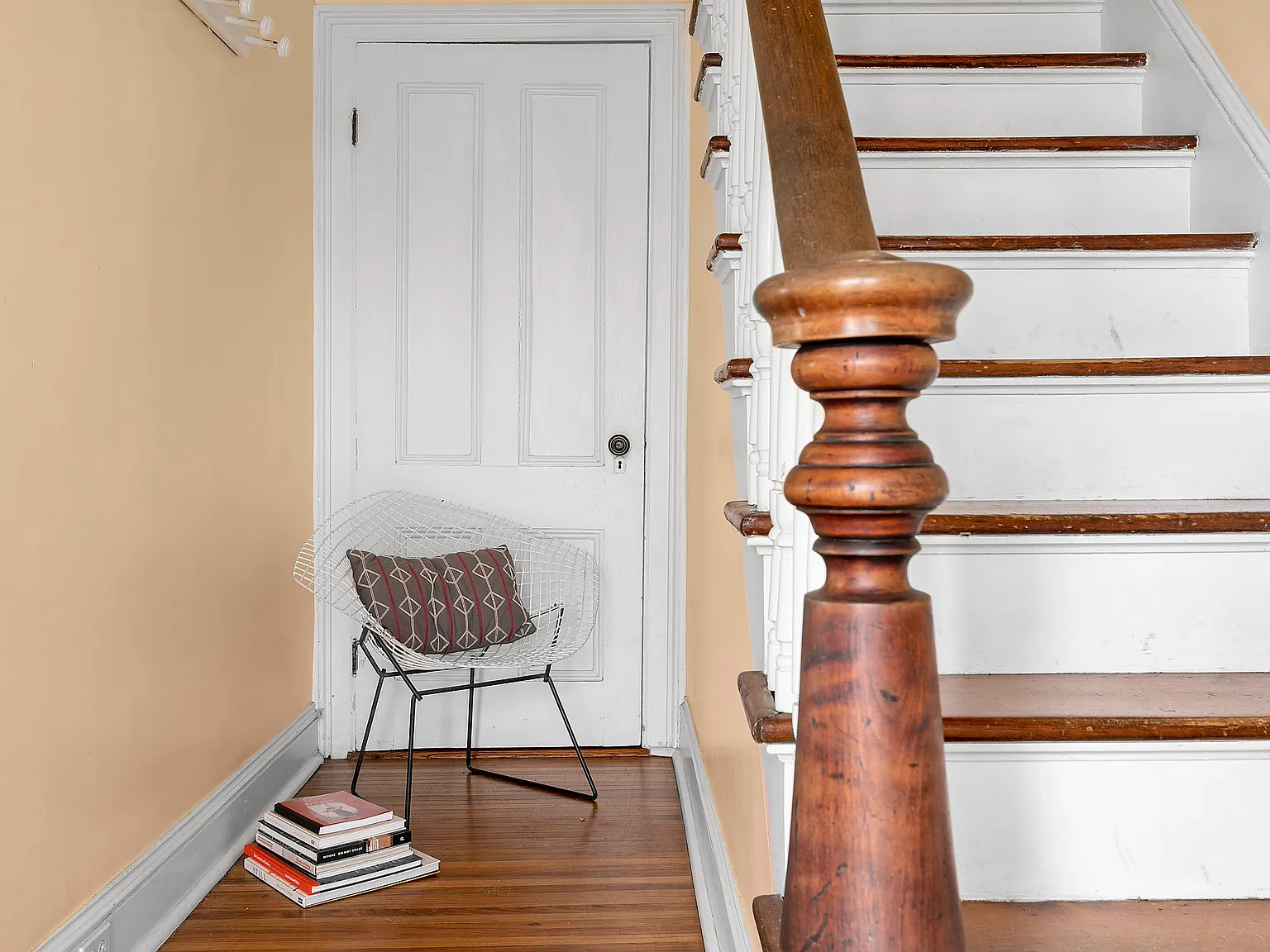 Unbeatable Sag Harbor Village Gem — Photo 2