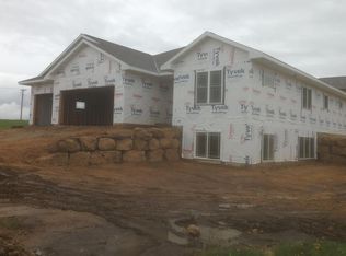 212 W Gonstead Rd, Mount Horeb, WI 53572