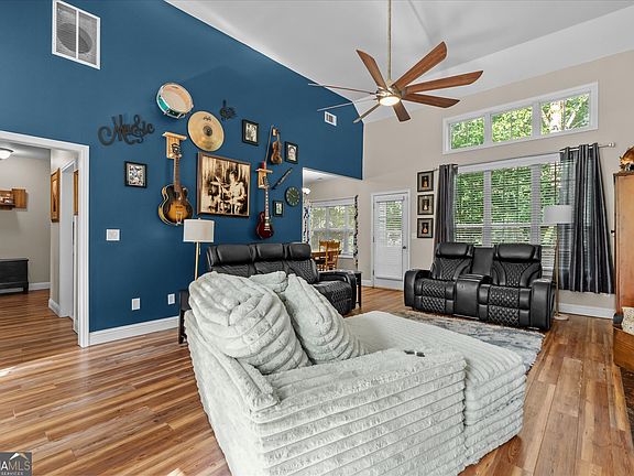 5th image of 7055 Fletcher Dr