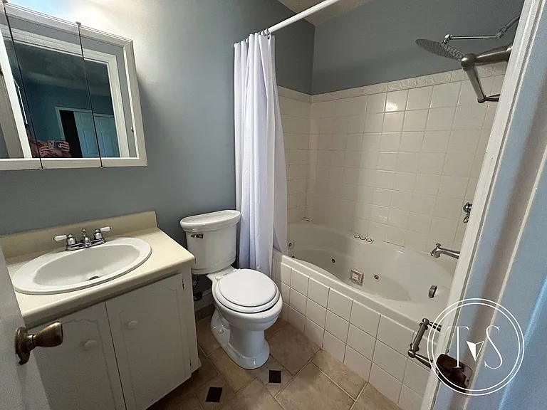 1012 Farr Ct — Photo 9